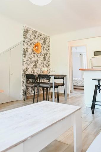 2 Pieces De Charme Au Coeur Du Village De คาบรีส์ ภายนอก รูปภาพ